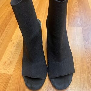 Steve Madden Booties Black Size 8.5M